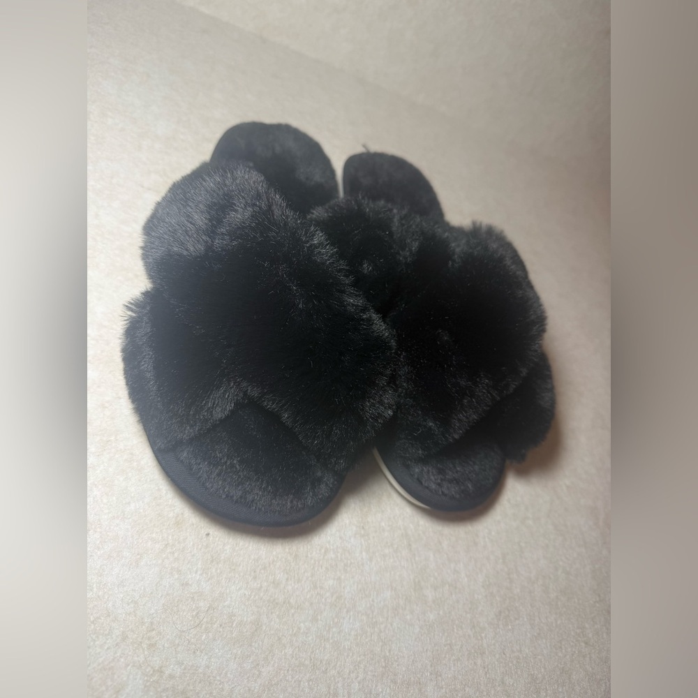 Black Slip On Slippers Front Criss Cross Design Size Medium Women 7-8